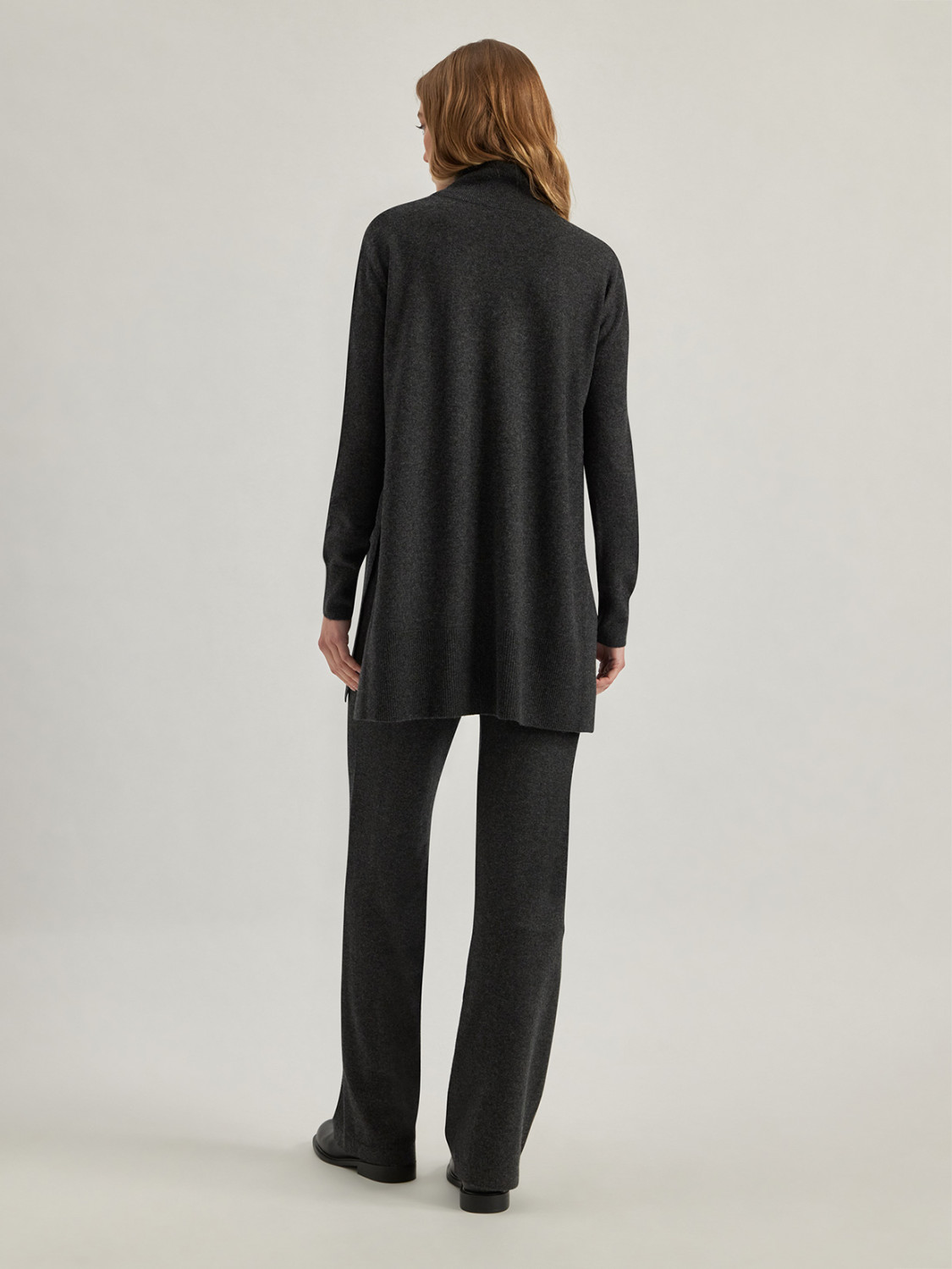 ALPHA STUDIO: JERSEY DE CUELLO ALTO EN LANA Y CACHEMIRA