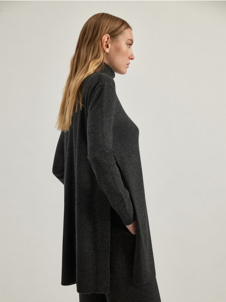 JERSEY DE CUELLO ALTO EN LANA Y CACHEMIRA