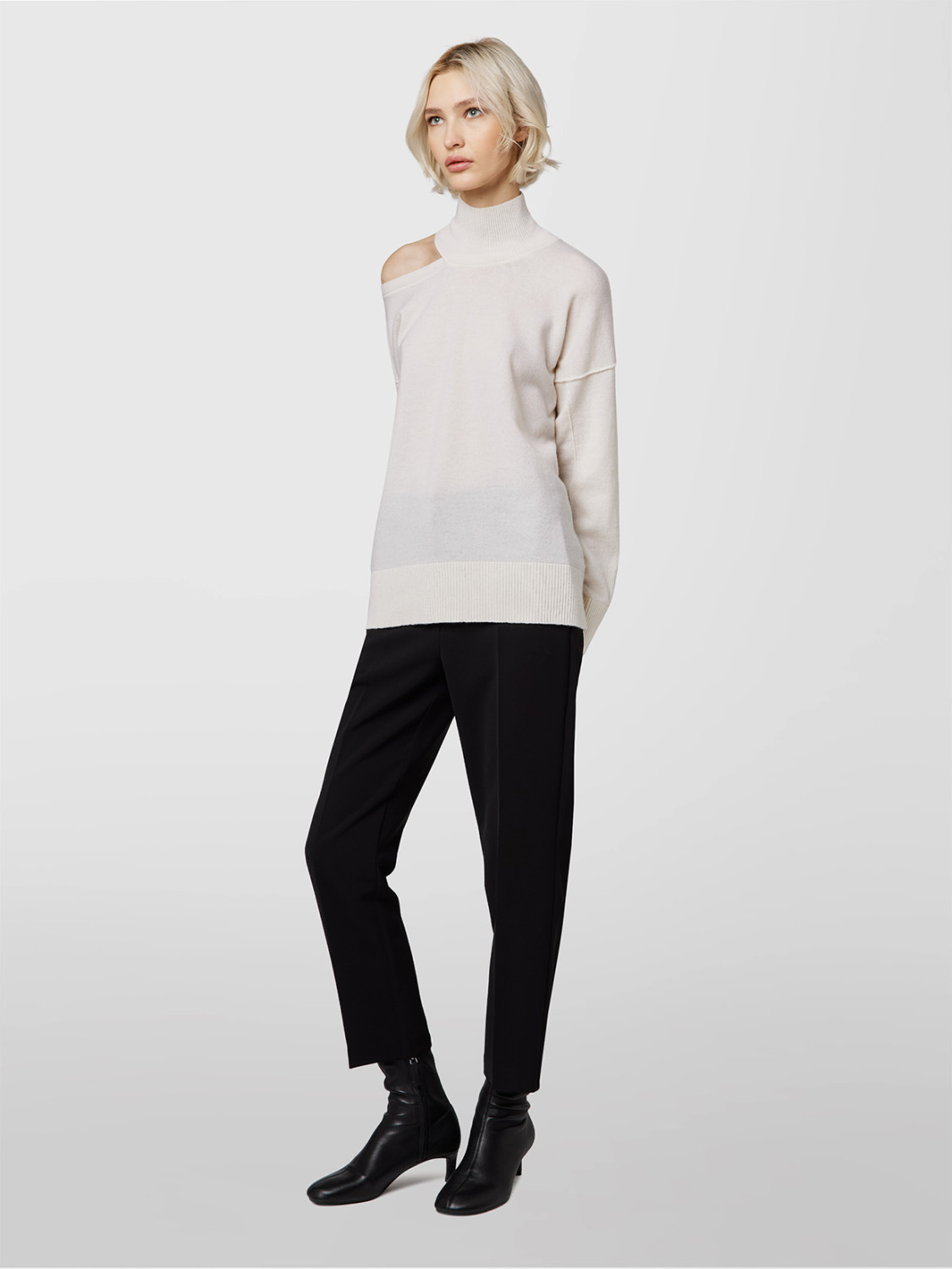 ALPHA STUDIO: CHIC GRUNGE RAISED COLLAR SWEATER