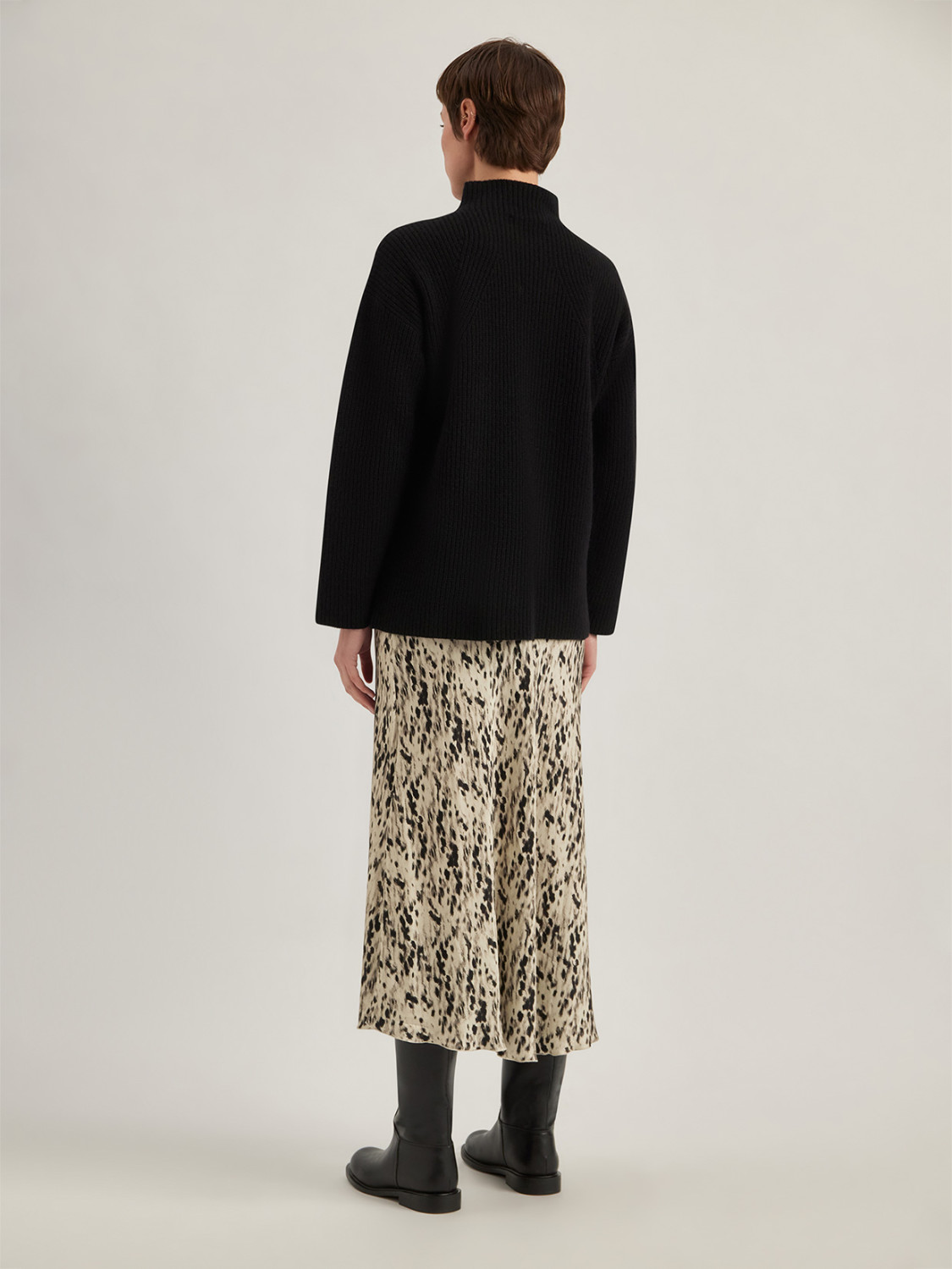 ALPHA STUDIO: JERSEY DE CUELLO ALTO EN PUNTO PERLADO