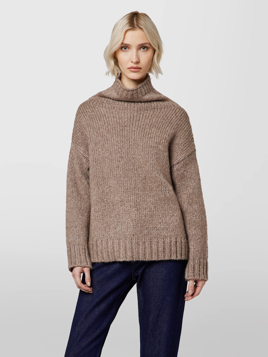 ALPHA STUDIO: SOFT AND SHINY RAISED COLLAR SWEATER