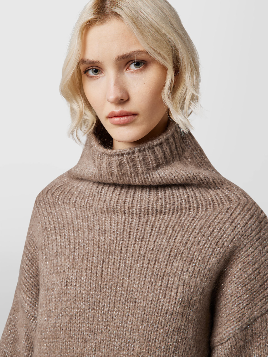 ALPHA STUDIO: SOFT AND SHINY RAISED COLLAR SWEATER