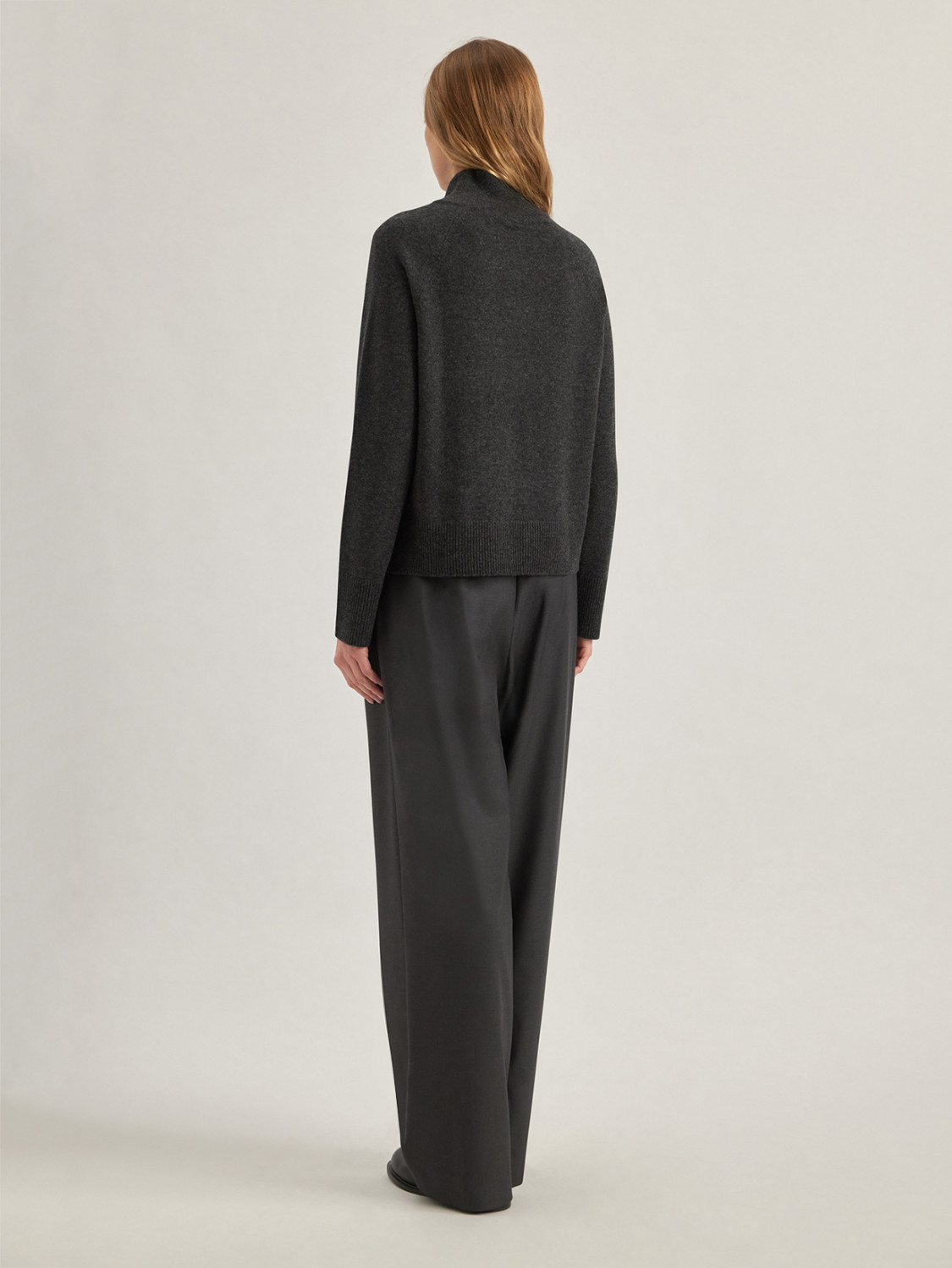 ALPHA STUDIO: JERSEY DE CUELLO CON CREMALLERA EN LANA Y CACHEMIRA