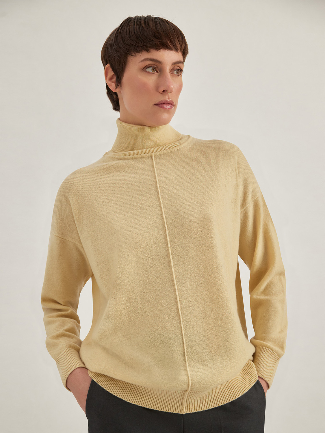 ALPHA STUDIO: TURTLENECK SWEATER IN CASHMERE
