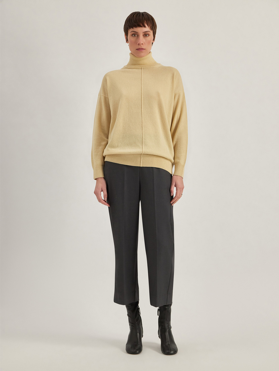 ALPHA STUDIO: TURTLENECK SWEATER IN CASHMERE