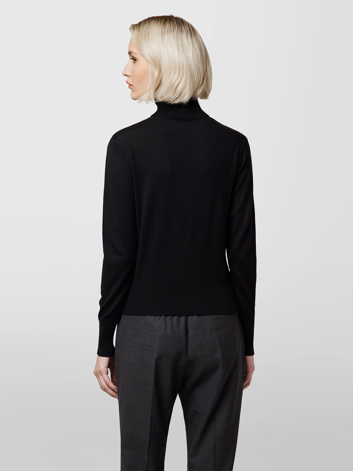 ALPHA STUDIO: SILK AND CASHMERE TURTLENECK