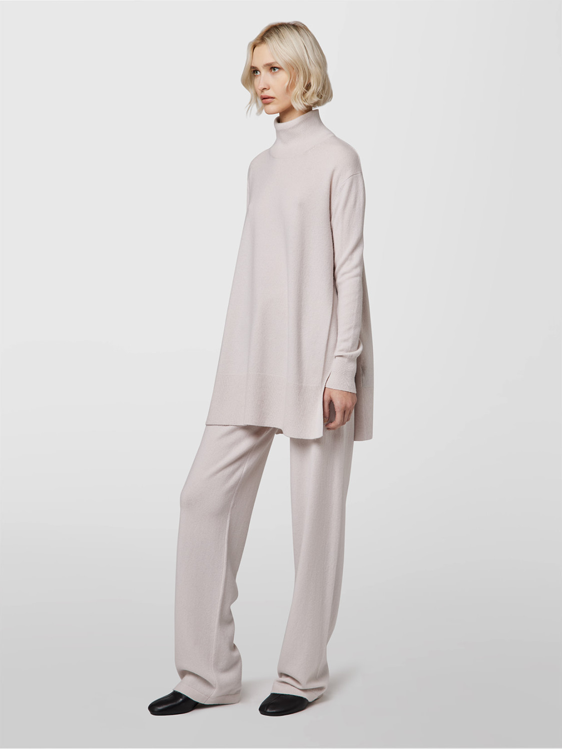 ALPHA STUDIO: MIX SHAPES TURTLE NECK SWEATER