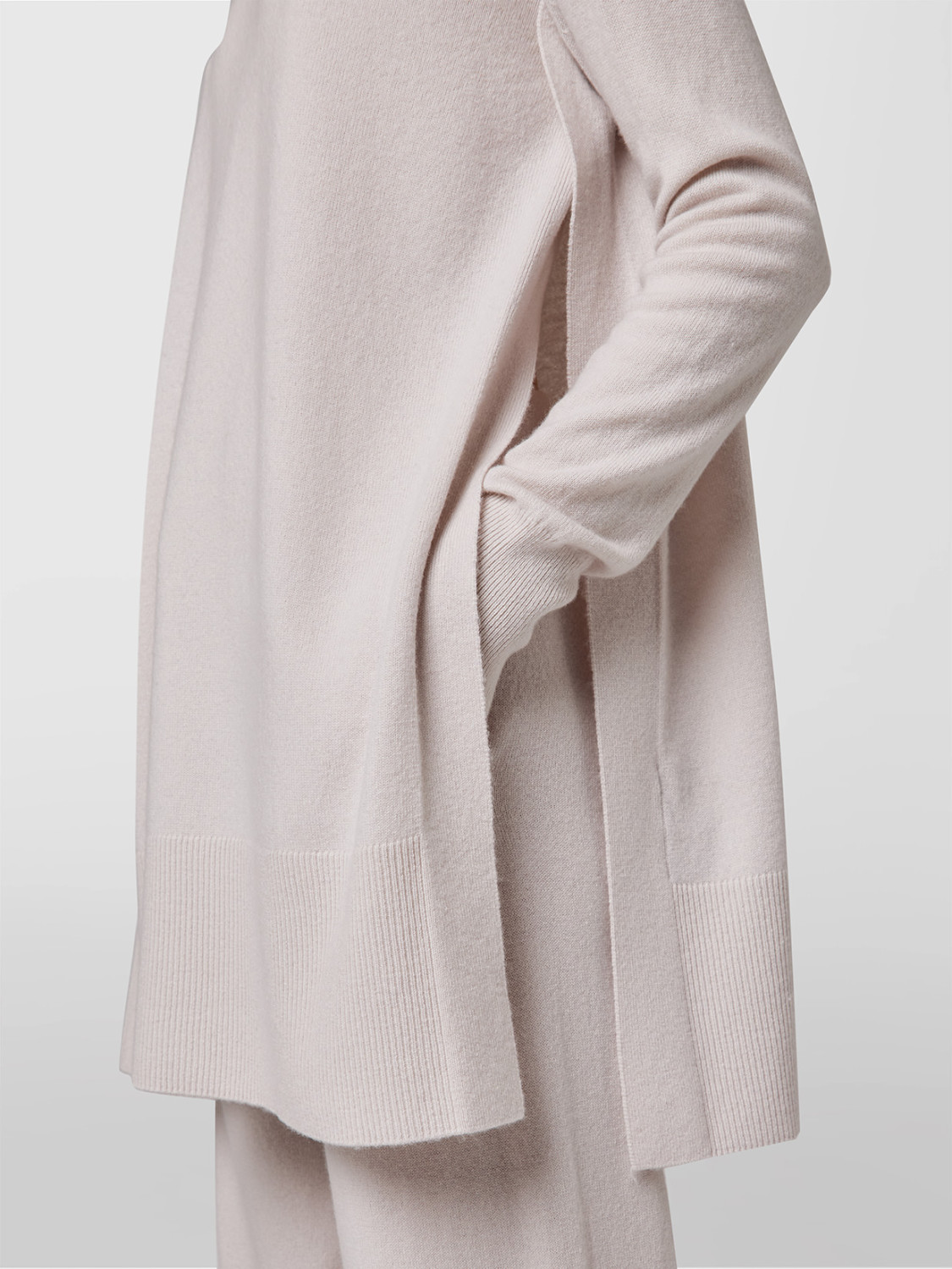 ALPHA STUDIO: MIX SHAPES TURTLE NECK SWEATER