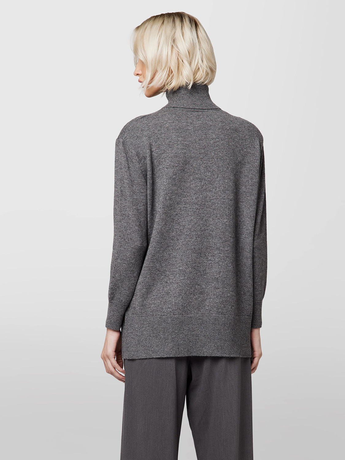 ALPHA STUDIO: SHOULDER PAD TURTLE NECK SWEATER