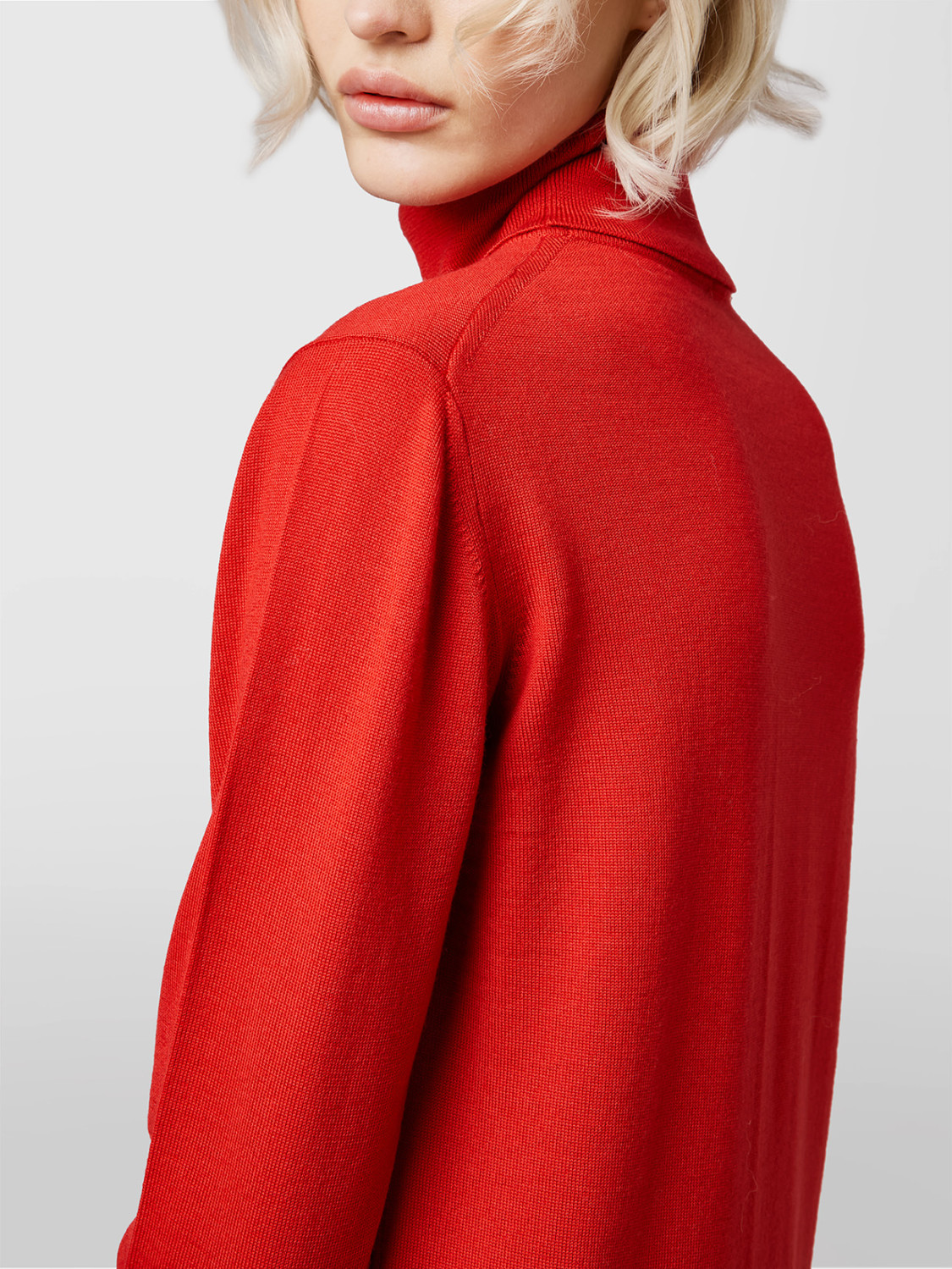 ALPHA STUDIO: TIMELESS TURTLE NECK SWEATER