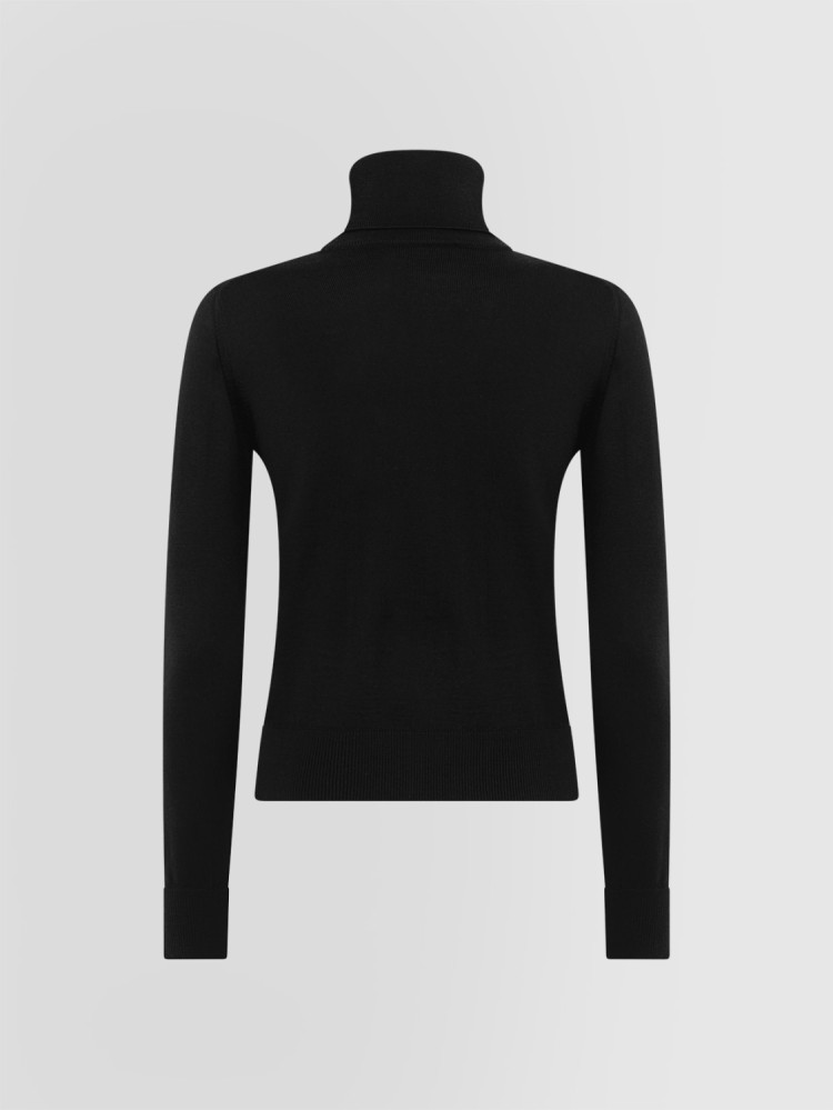 TIMELESS TURTLE NECK SWEATER