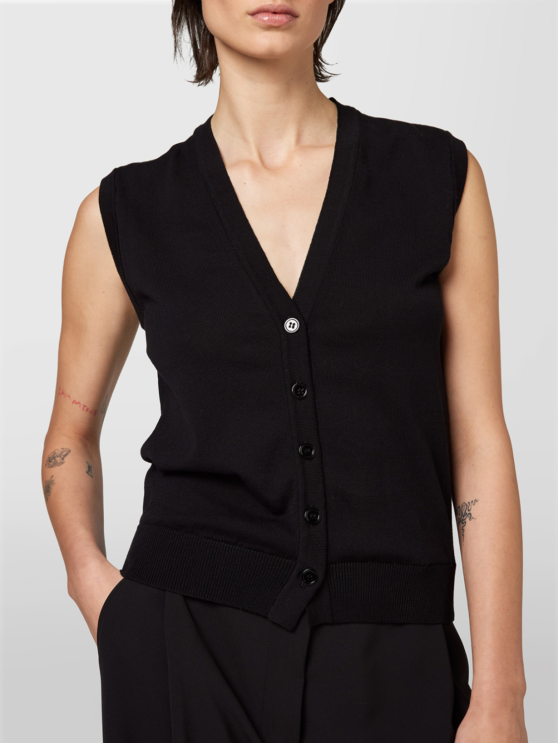 ALPHA STUDIO: CREPE VEST