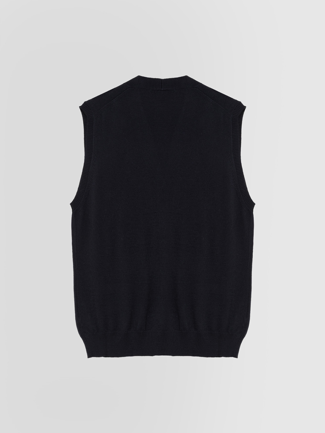 ALPHA STUDIO: SLIM VEST IN MERINO WOOL