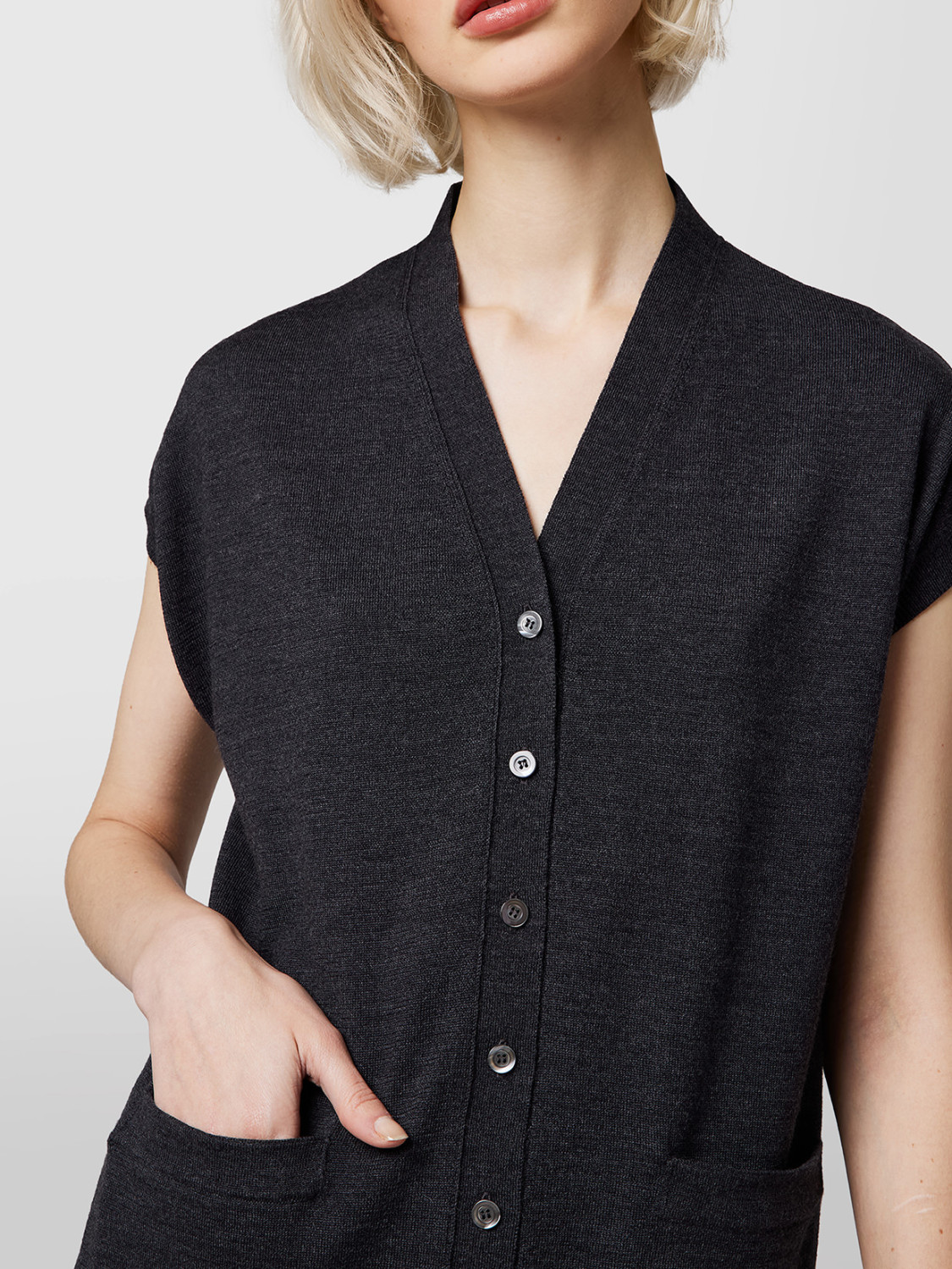 ALPHA STUDIO: TIMELESS VEST