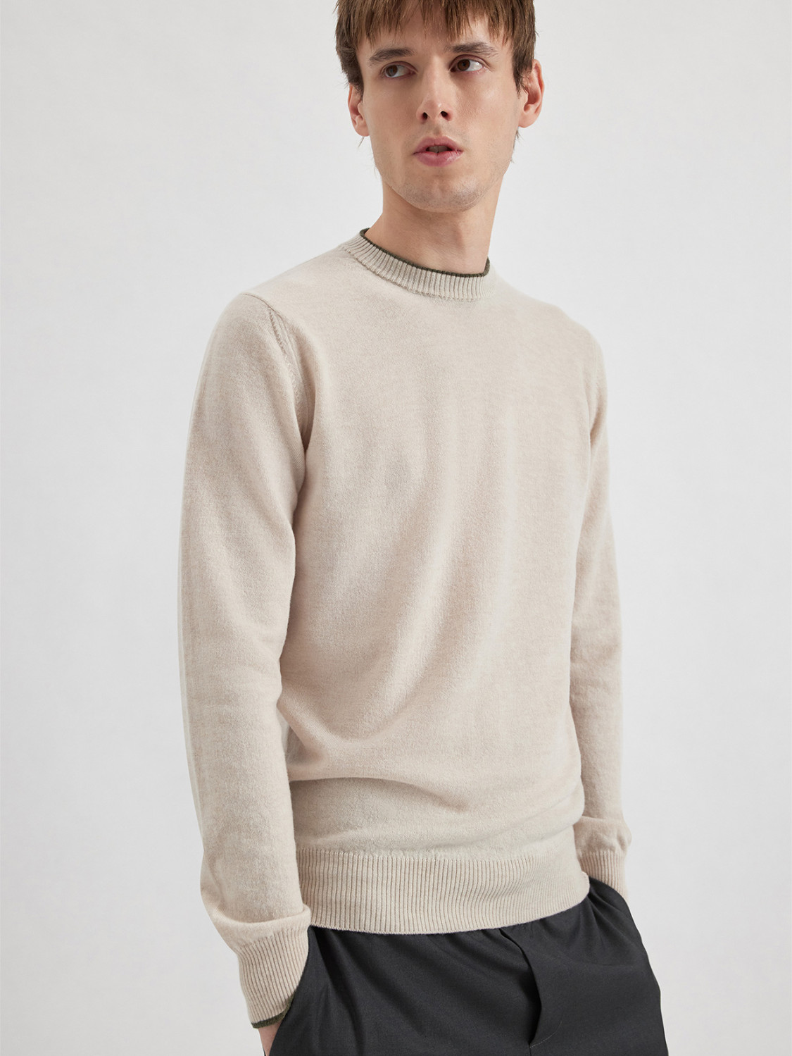 ALPHA STUDIO: BASIC CREW NECK SWEATER IN GEELONG WOOL