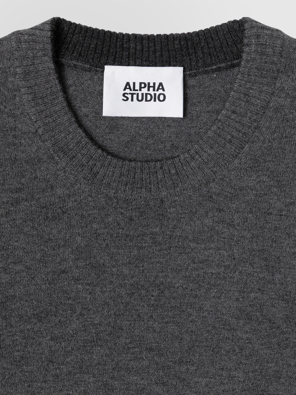 ALPHA STUDIO: BASIC CREW NECK SWEATER IN GEELONG WOOL
