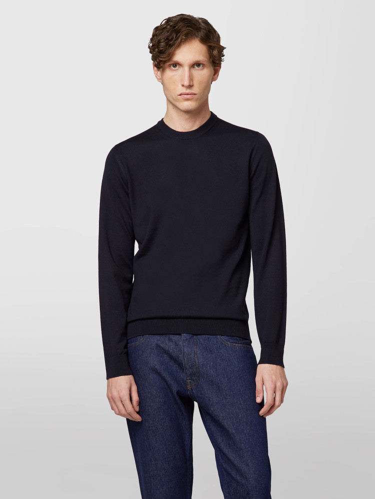 CREW NECK SWEATER BASIC IN MERINO WOOL