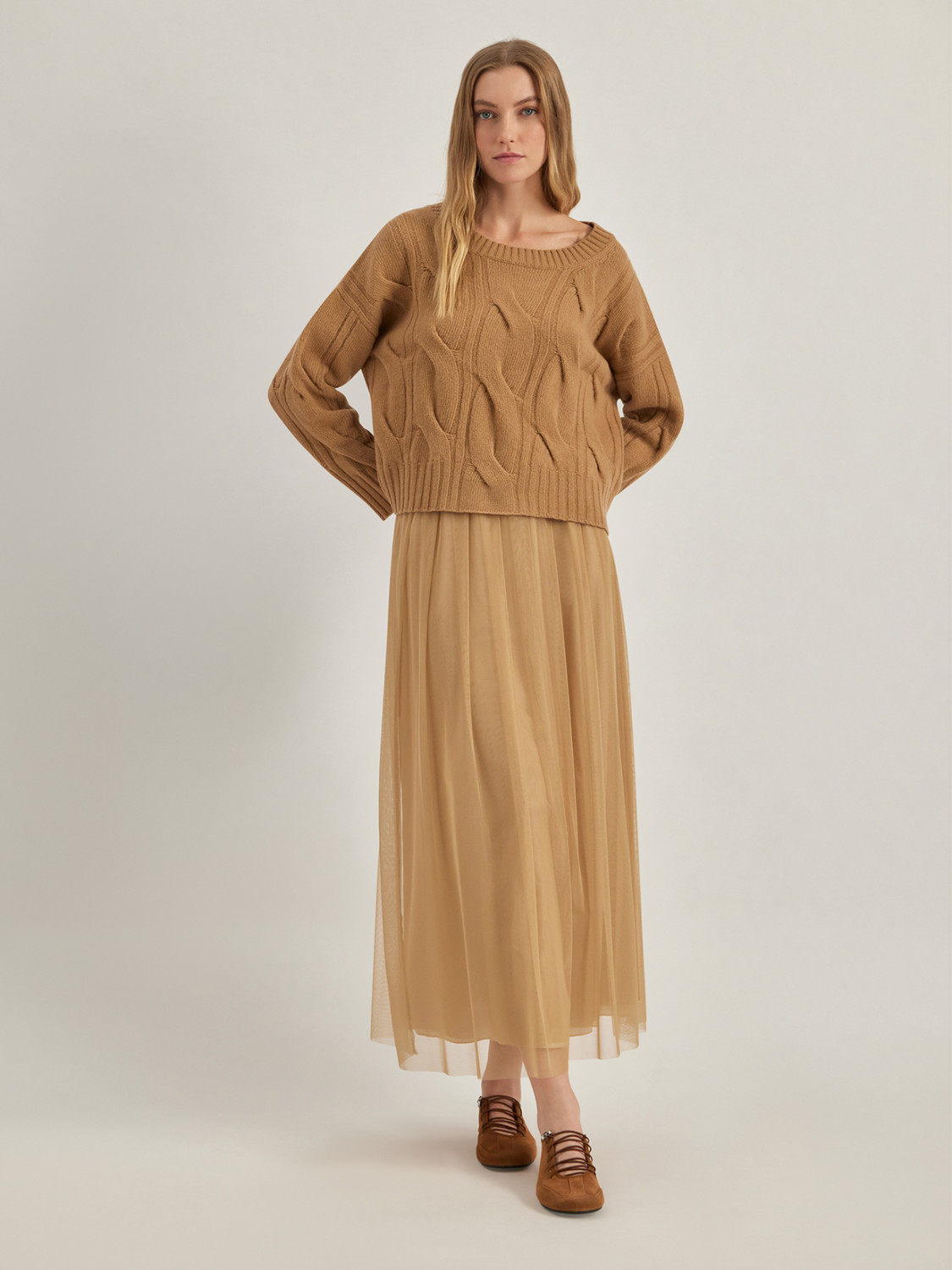 ALPHA STUDIO: JERSEY BOXY DE CUELLO REDONDO CON TRENZAS