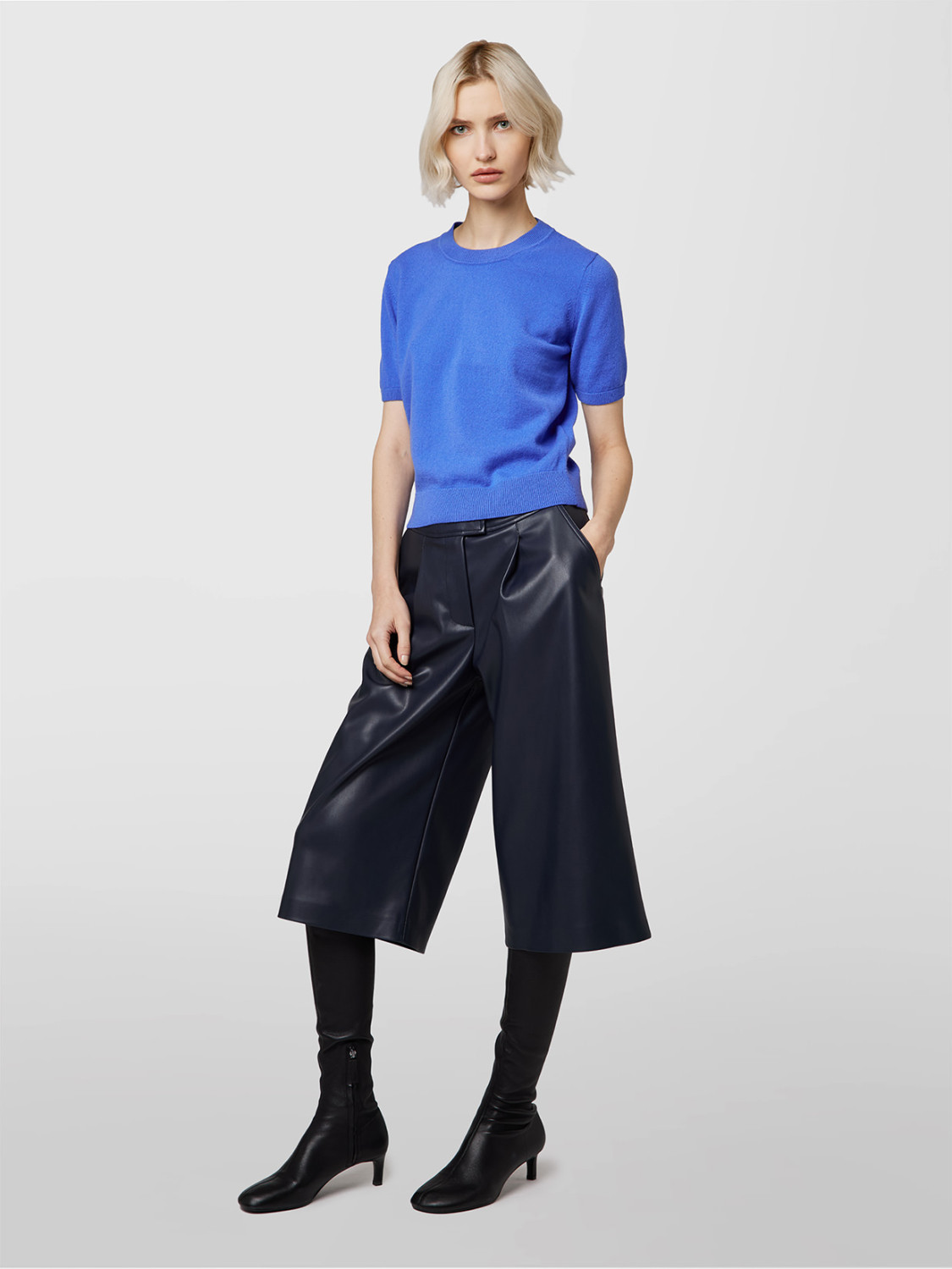 ALPHA STUDIO: CROPPED RETRO CREW NECK SWEATER