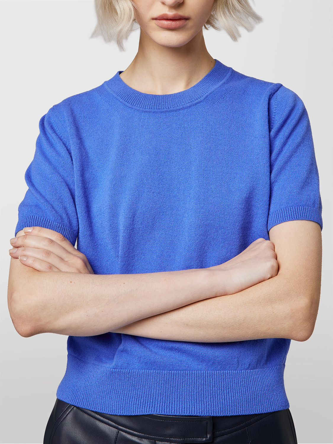 ALPHA STUDIO: CROPPED RETRO CREW NECK SWEATER