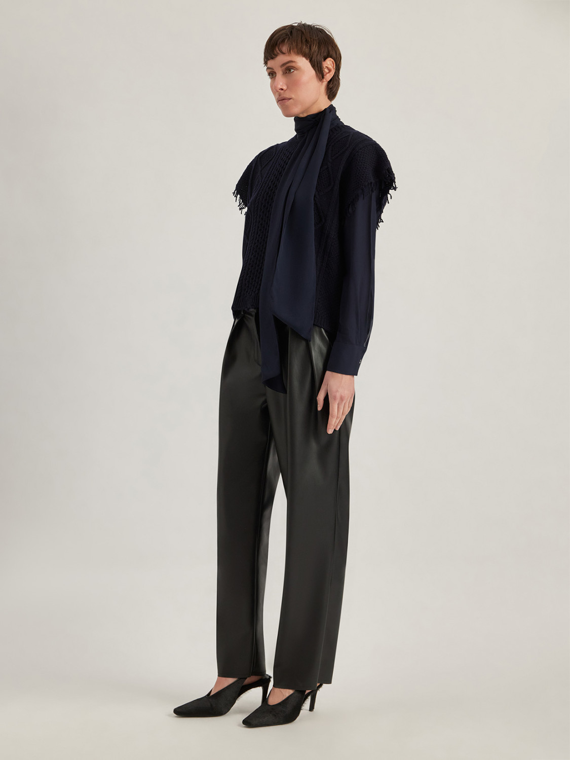 ALPHA STUDIO: FISHERMAN CREW NECK SWEATER