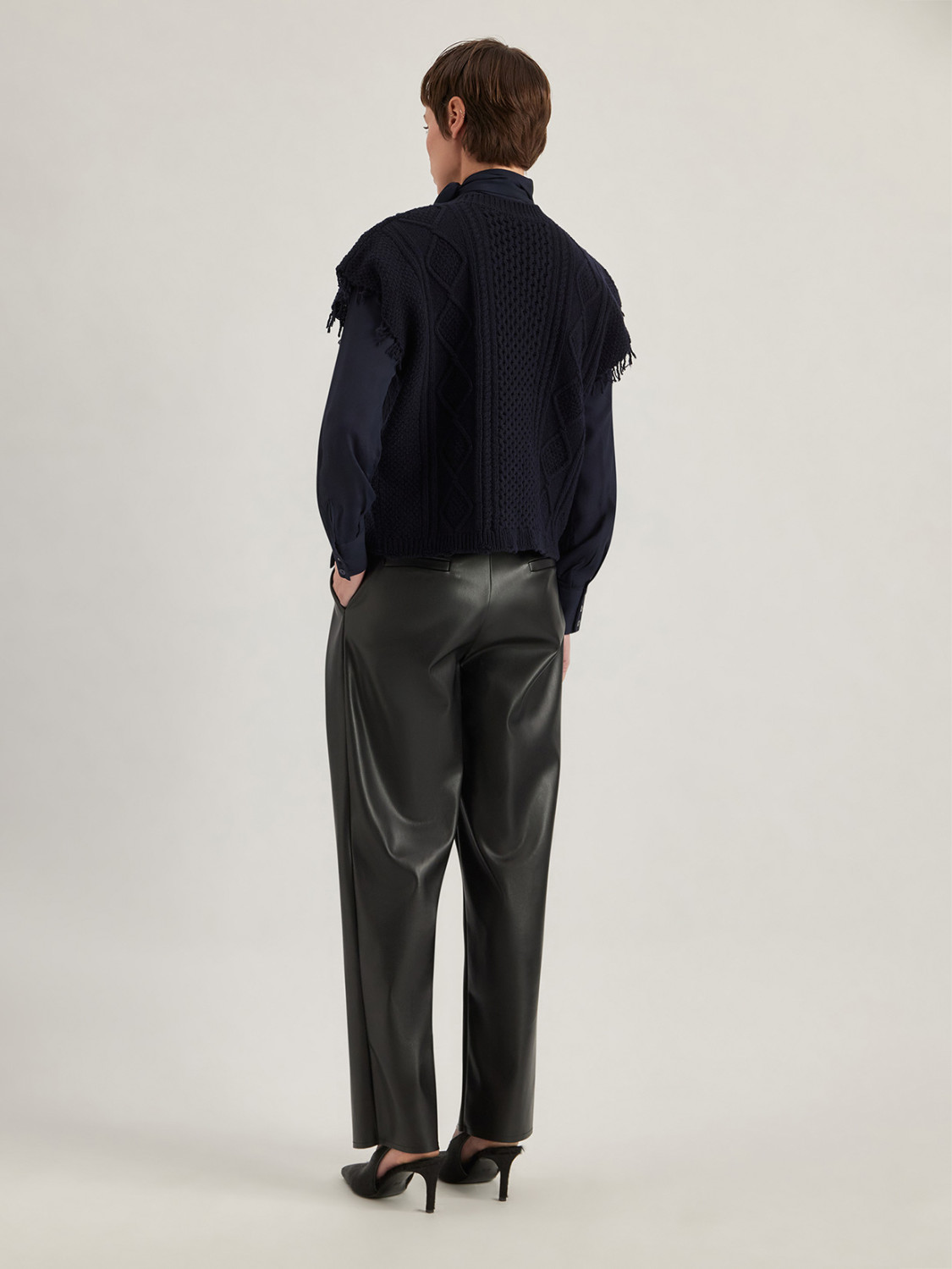 ALPHA STUDIO: FISHERMAN CREW NECK SWEATER