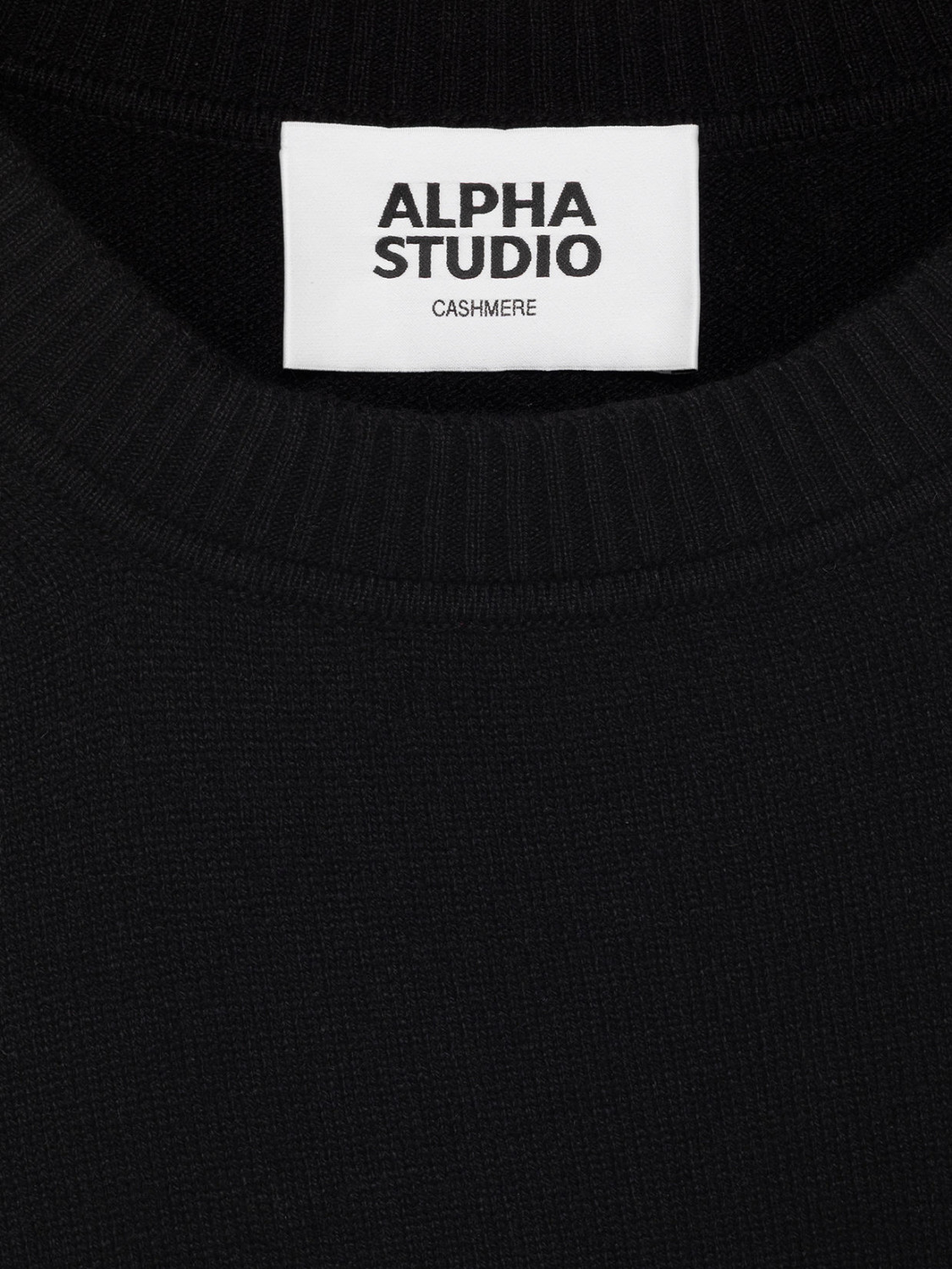 ALPHA STUDIO: FOUR SEASON CREW NECK SWEATER