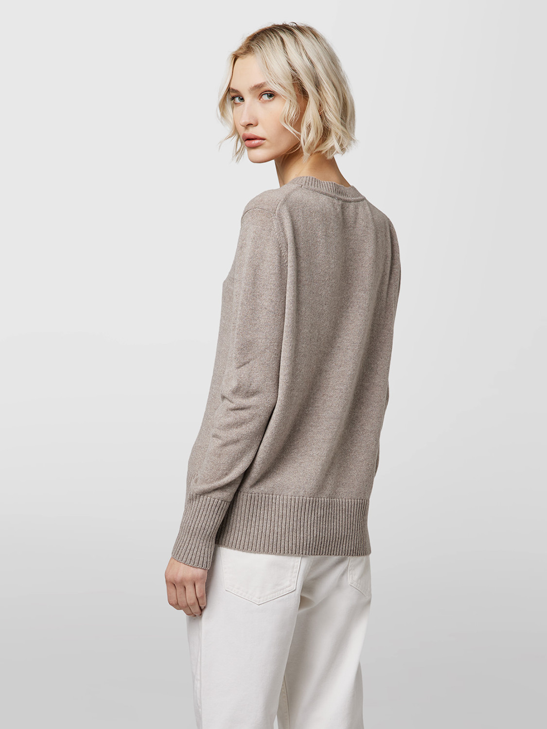 ALPHA STUDIO: FOUR SEASON CREW NECK SWEATER