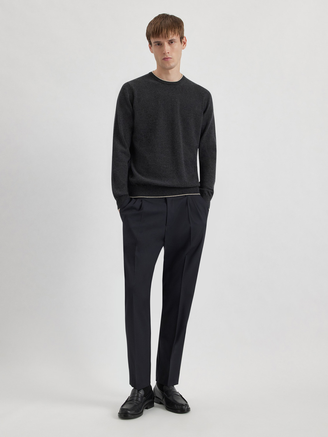 ALPHA STUDIO: CREW NECK SWEATER IN CASHMERE