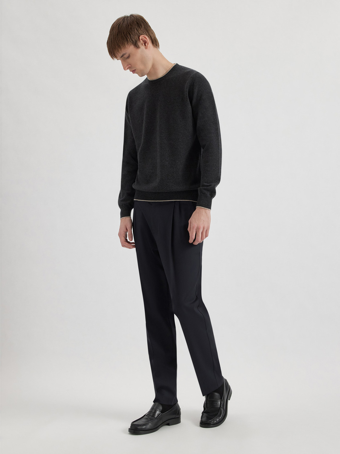 ALPHA STUDIO: CREW NECK SWEATER IN CASHMERE