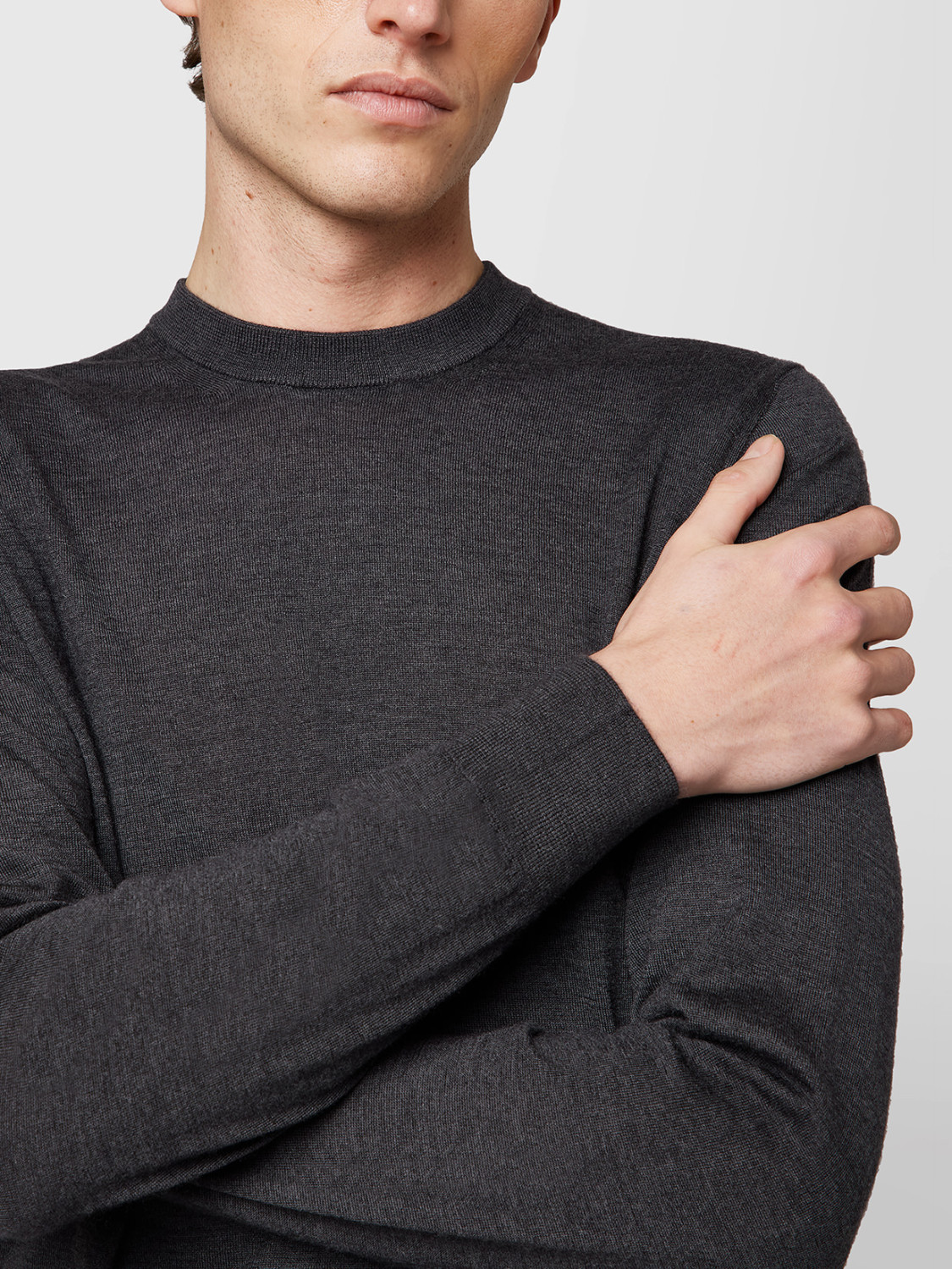 ALPHA STUDIO: COL ROND EN CACHEMIRE PEIGNE'