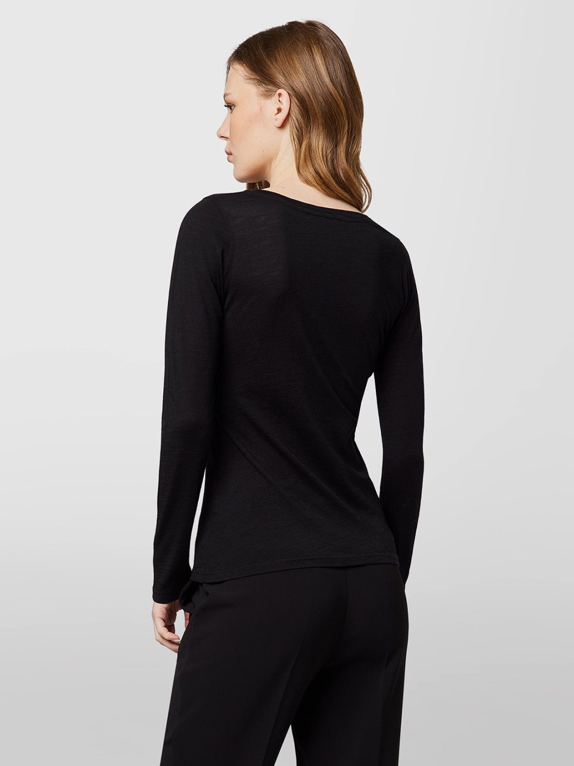 ALPHA STUDIO: CREW NECK SWEATER IN WOOL JERSEY