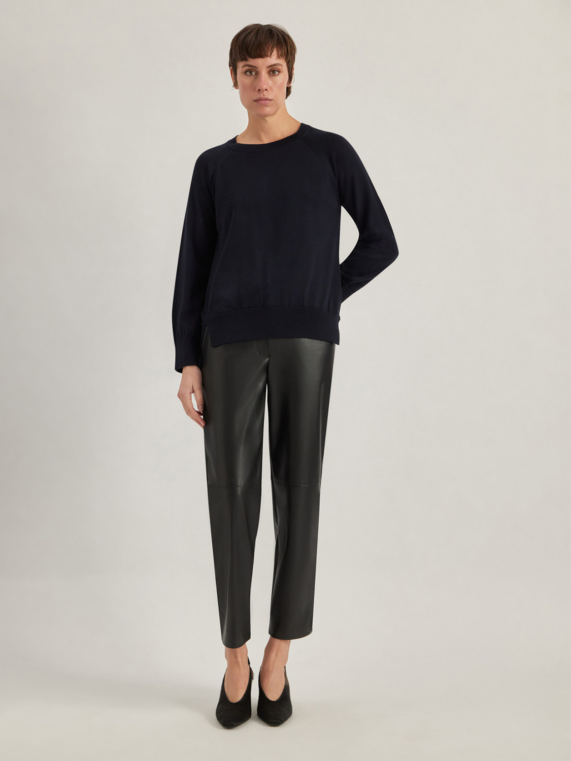ALPHA STUDIO: JERSEY DE CUELLO REDONDO EN LANA MERINO