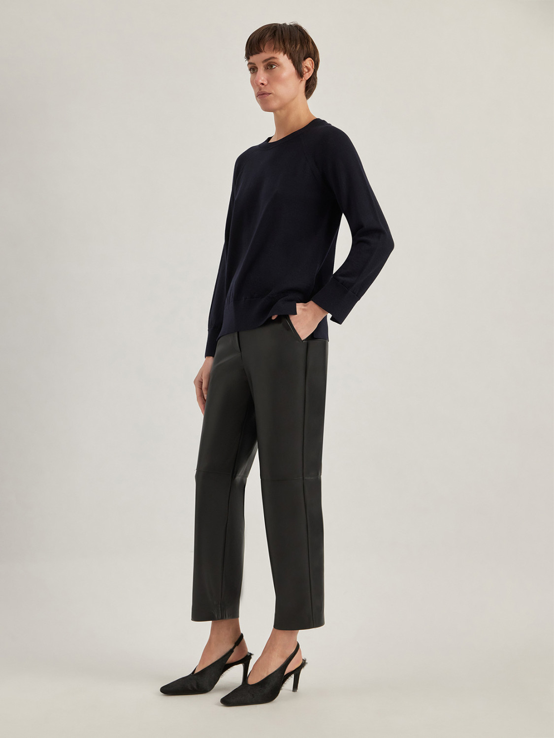 ALPHA STUDIO: JERSEY DE CUELLO REDONDO EN LANA MERINO