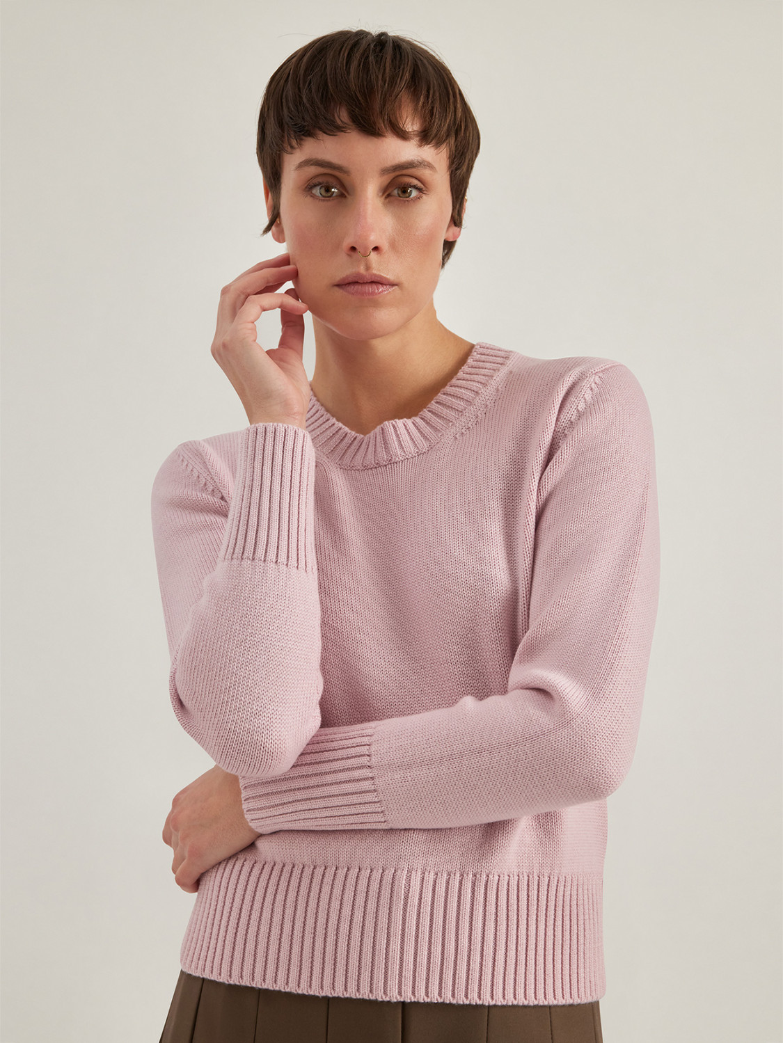 ALPHA STUDIO: JERSEY DE CUELLO REDONDO EN LANA MERINO