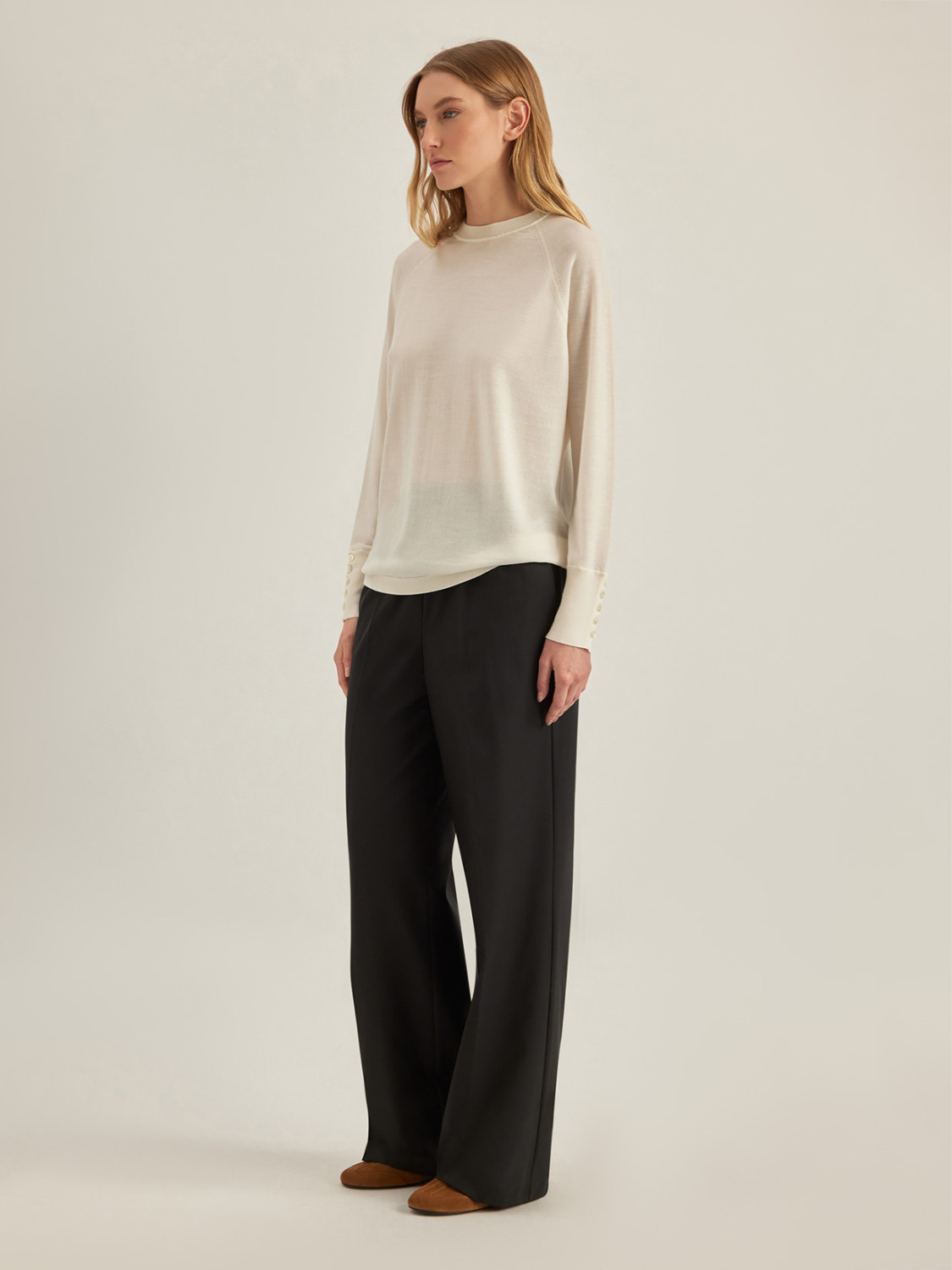 ALPHA STUDIO: CREW NECK SWEATER IN MERINO WOOL