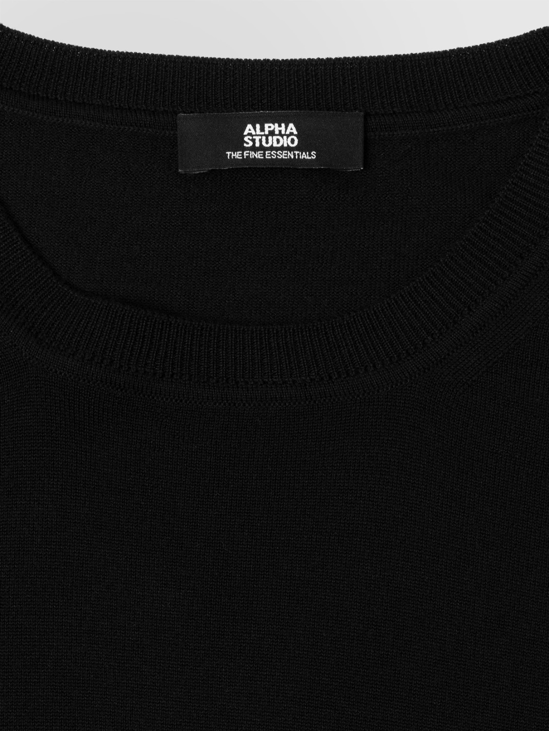 ALPHA STUDIO: CREW NECK SWEATER IN MERINO WOOL
