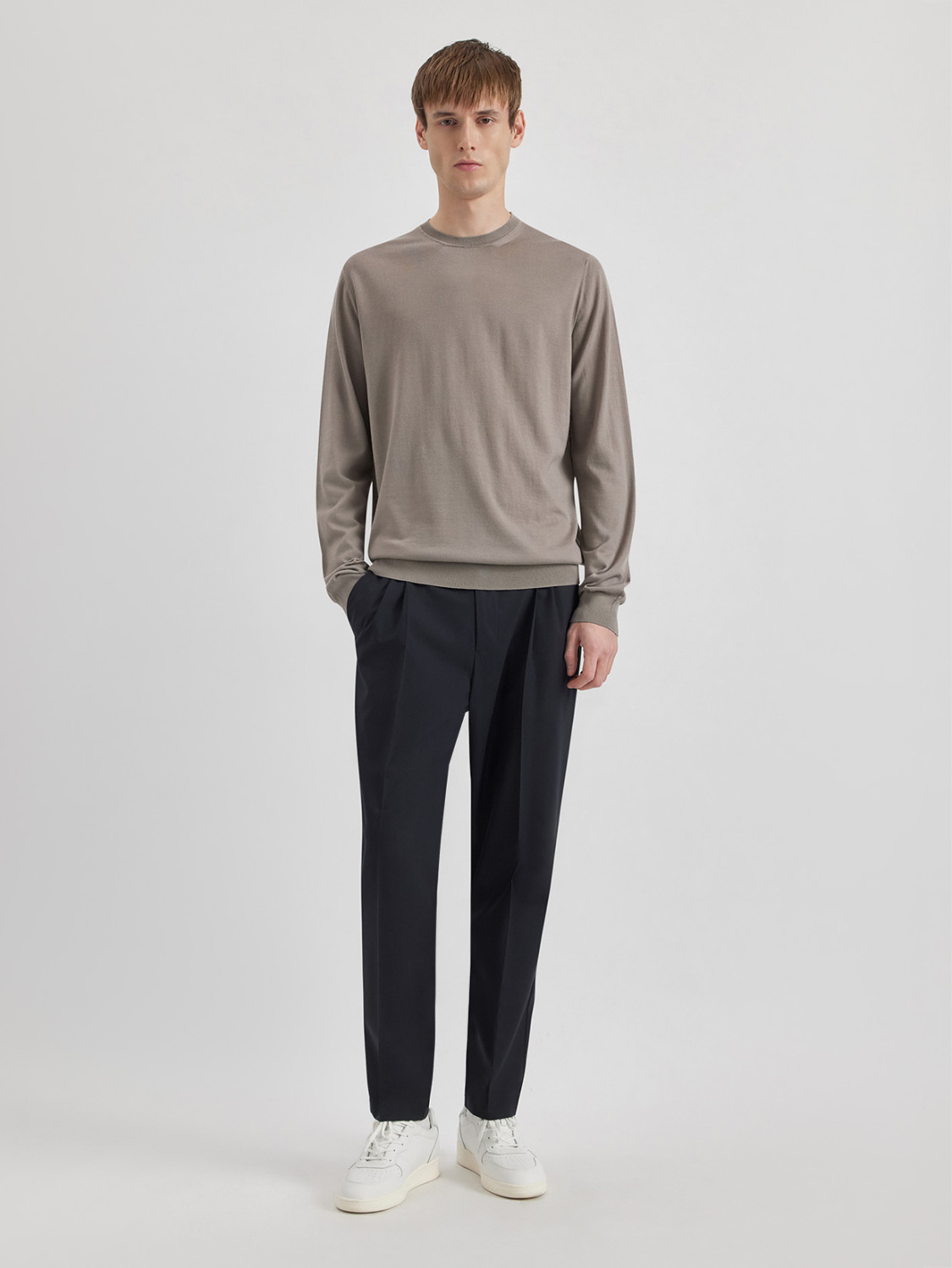 ALPHA STUDIO: CREW NECK SWEATER IN MERINO WOOL
