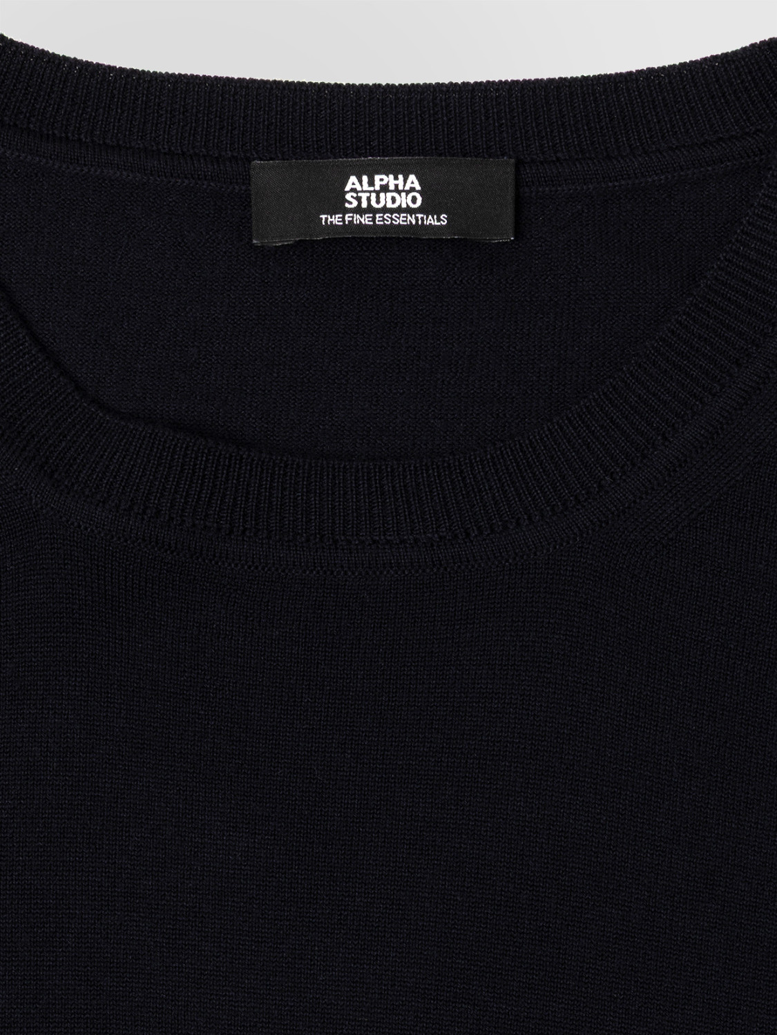 ALPHA STUDIO: CREW NECK SWEATER IN MERINO WOOL