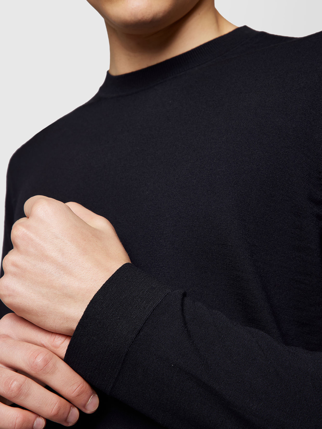 ALPHA STUDIO: CUELLO REDONDO EN MERINO ULTRAFINO