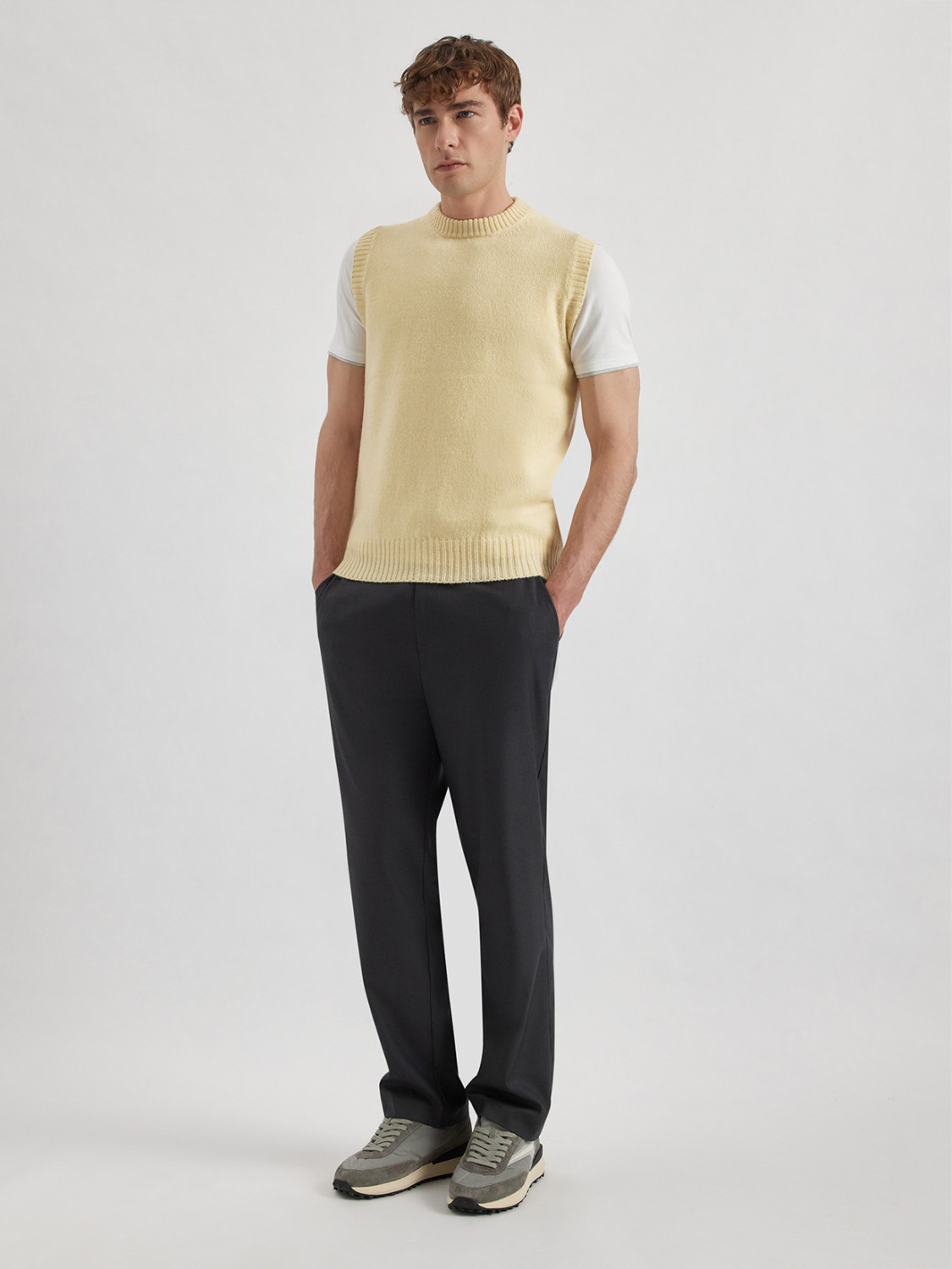 ALPHA STUDIO: MULTI-PLY SLEEVELESS CREW NECK SWEATER IN WOOL AND CASHMERE