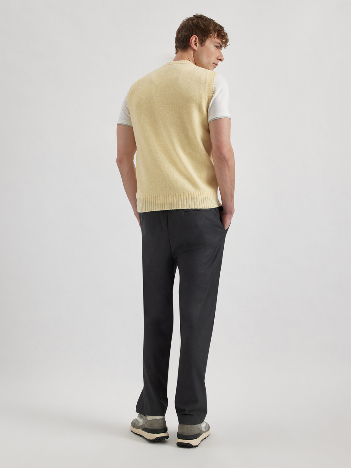 ALPHA STUDIO: MULTI-PLY SLEEVELESS CREW NECK SWEATER IN WOOL AND CASHMERE