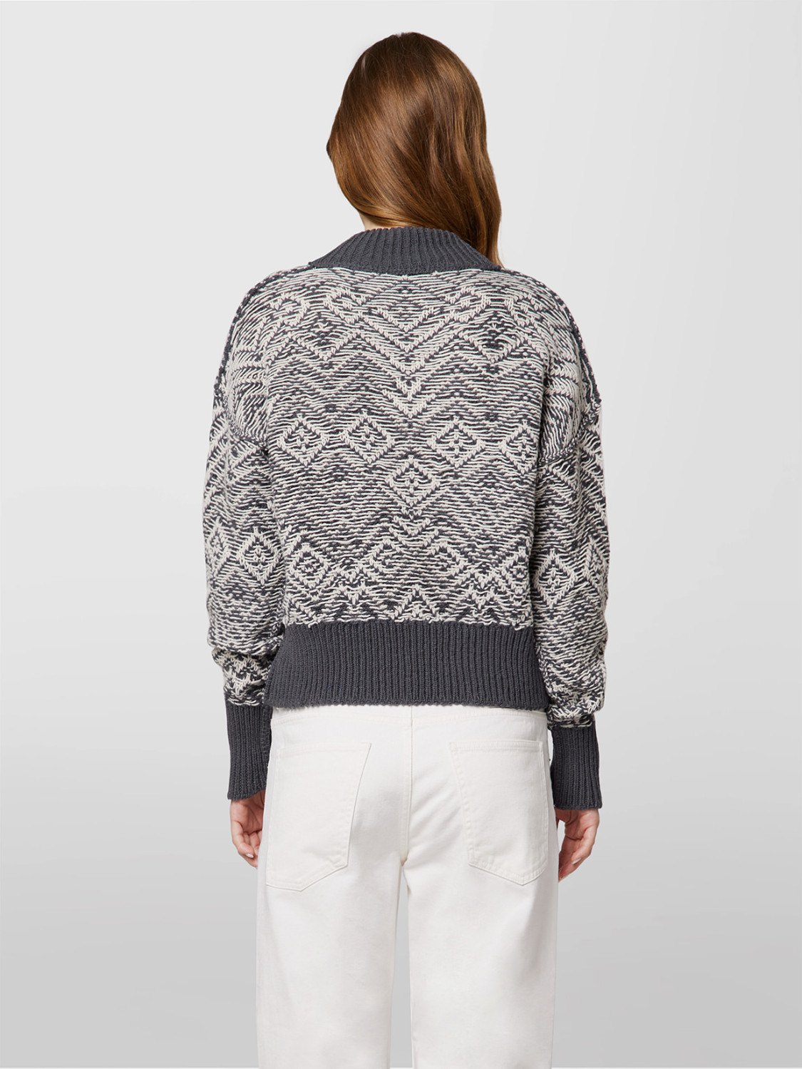 ALPHA STUDIO: REVERSE CHEVRON CREW NECK SWEATER