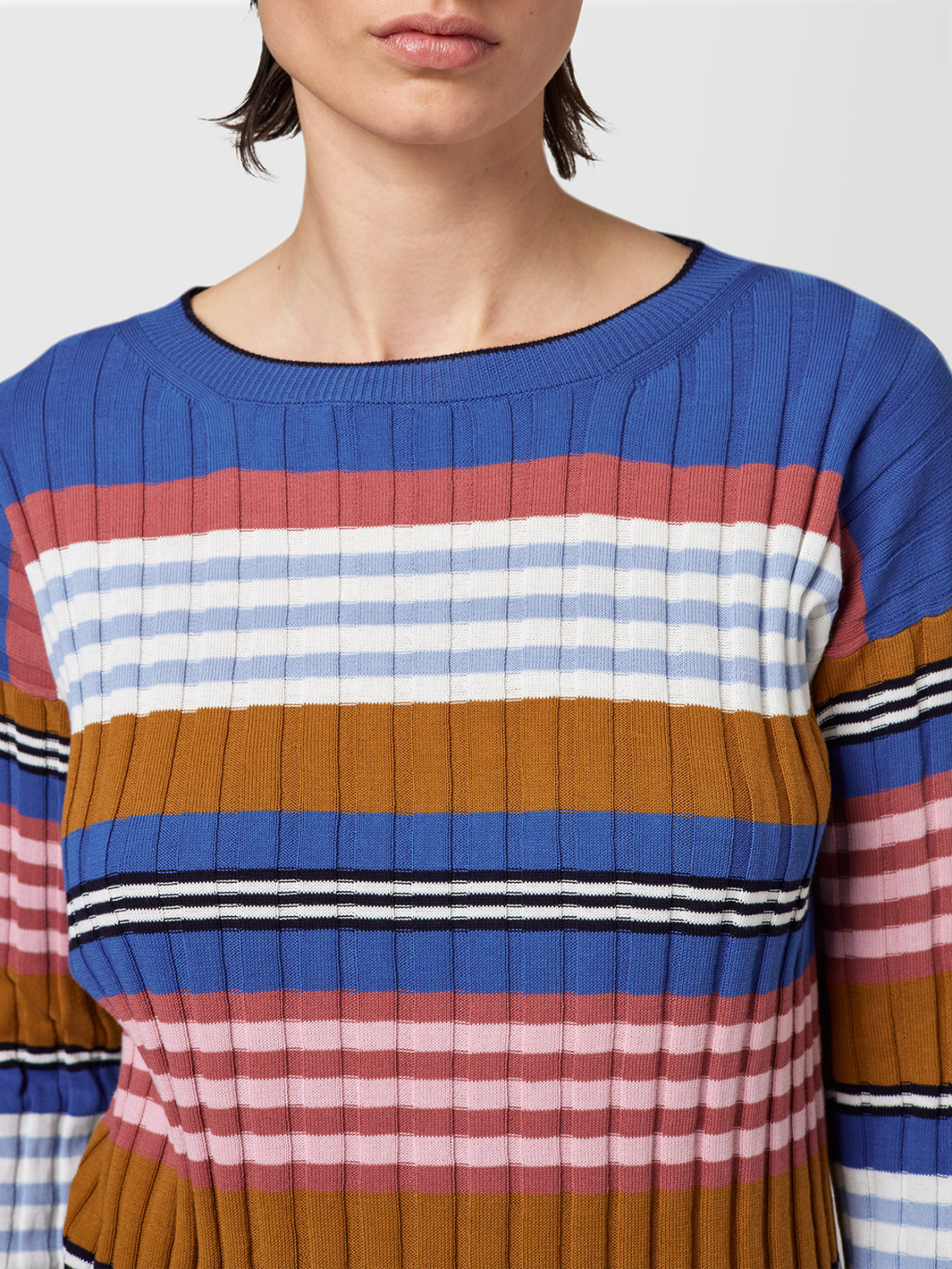 ALPHA STUDIO: CUELLO REDONDO RAYAS MULTICOLOR