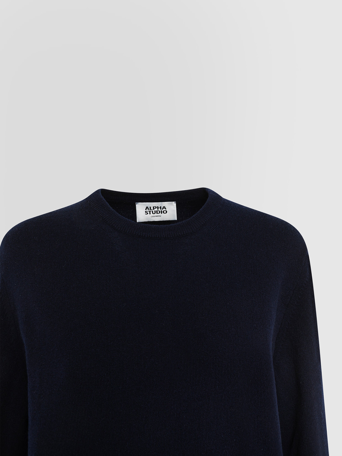 ALPHA STUDIO: GIROCOLLO URBAN BASIC IN CASHMERE