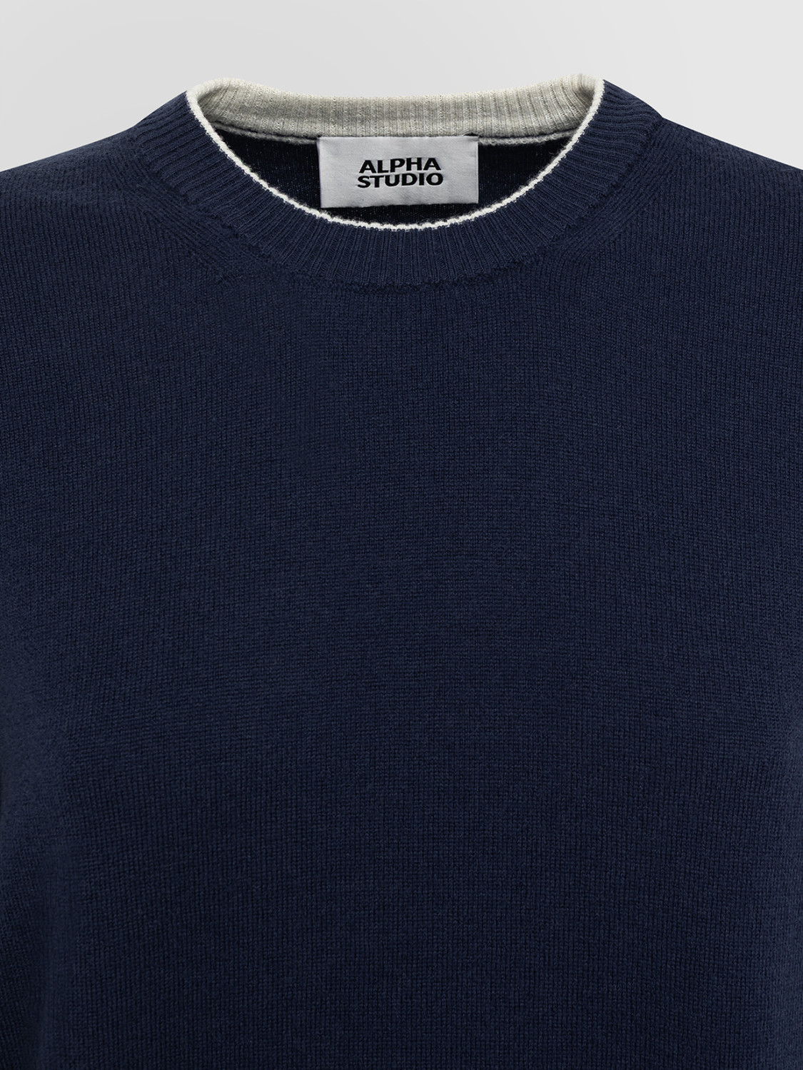 ALPHA STUDIO: GIROCOLLO URBAN BASIC IN LANA GEELONG