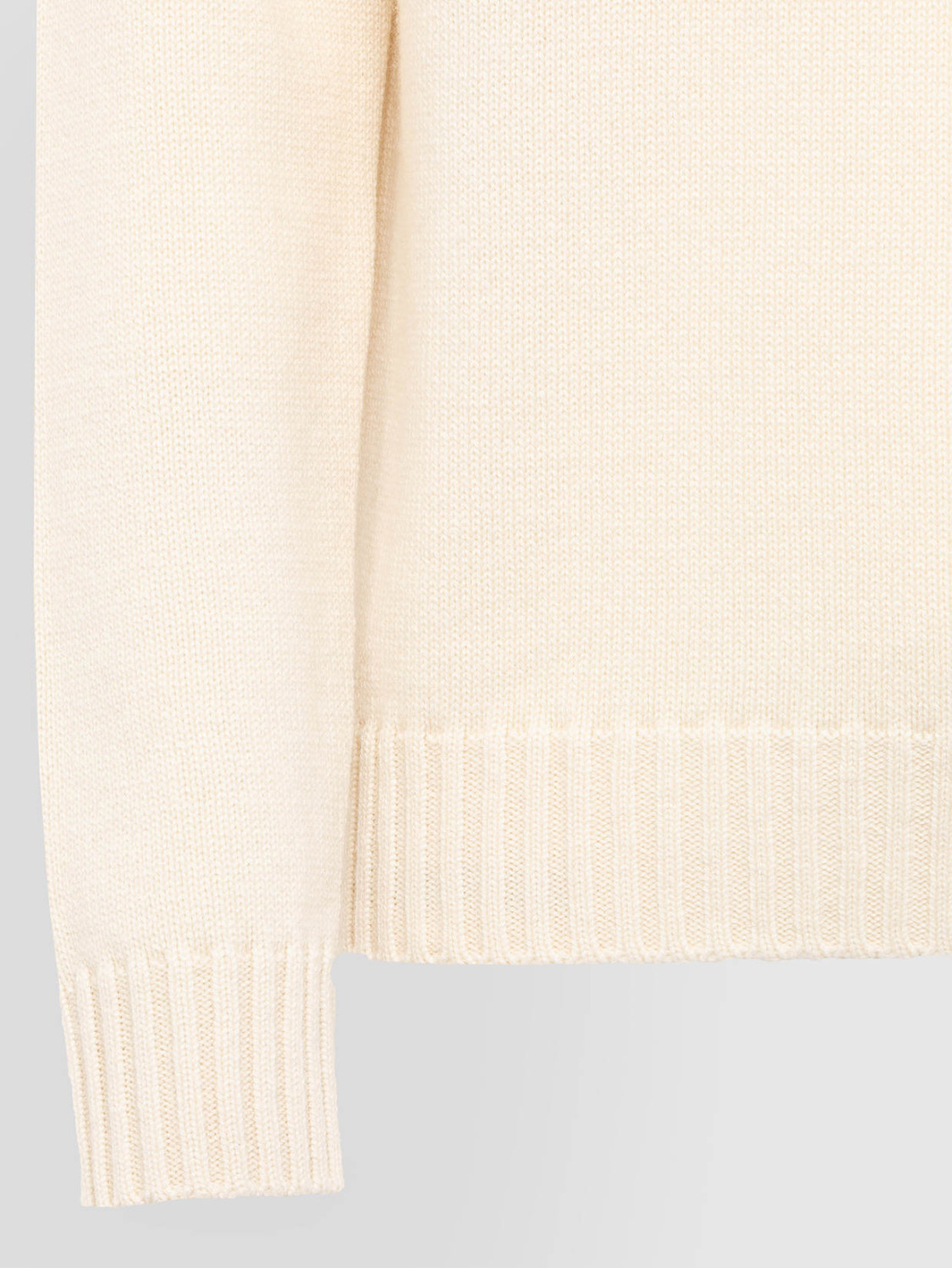 ALPHA STUDIO: URBAN CREW NECK SWEATER IN 4-PLY CASHMERE