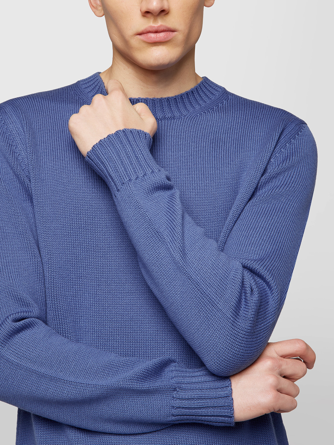 ALPHA STUDIO: URBAN CREW NECK SWEATER IN MERINO WOOL