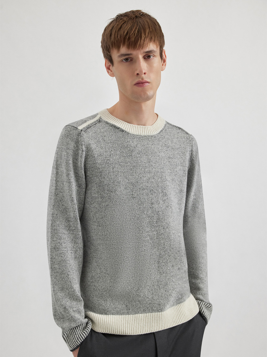 ALPHA STUDIO: VANISÉ CREW NECK SWEATER