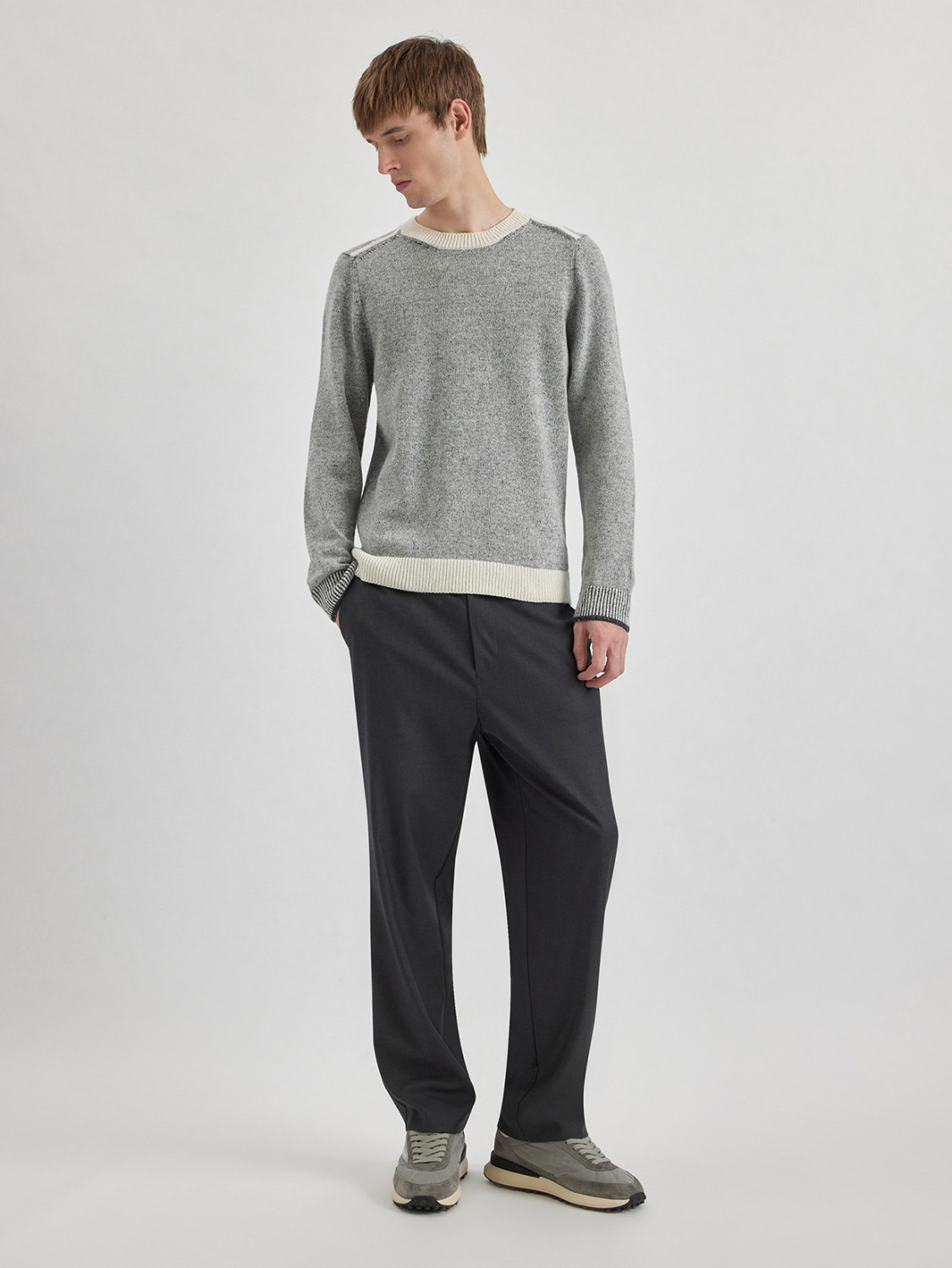 ALPHA STUDIO: VANISÉ CREW NECK SWEATER